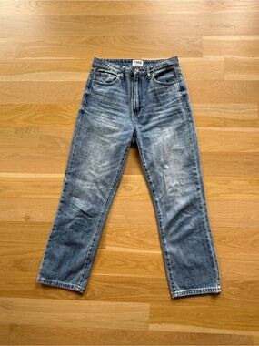 Women’s Straight Leg Washed Blue Jeans